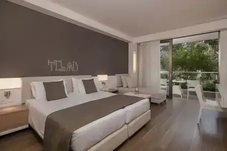 Avra Imperial - 28