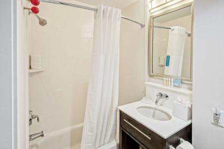 Hampton Inn Miami Beach - Mid Beach - 56