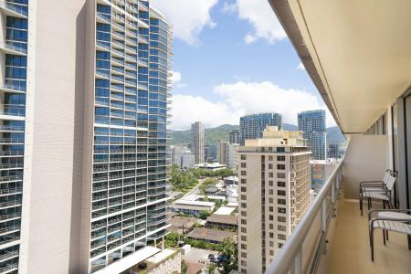 Embassy Suites by Hilton Waikiki Beach Walk - 111