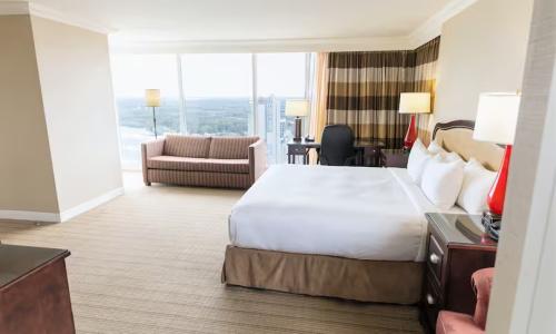 Hilton/ Fallsview and Suites - 98