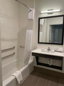 La Quinta by Wyndham Houston West at Clay Road - 60