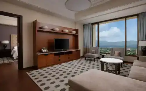 Hilton - 55