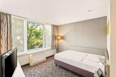 Park Inn by Radisson Dresden - 38