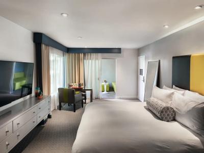 Sunset Marquis - 58