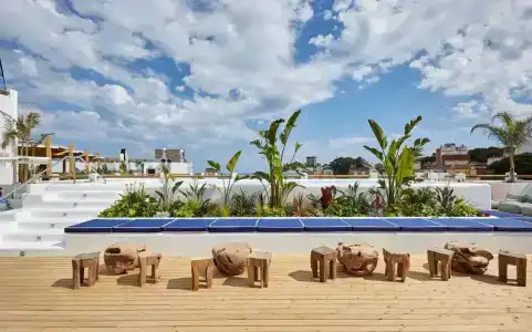 Gran Flamingo-Adults Only - 30