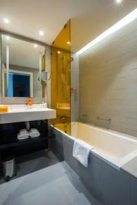 Park Inn by Radisson Dubai Motor City - 44