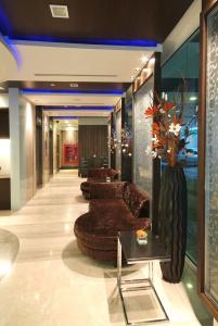 Amora Neoluxe Suites - 25