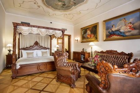 Iron Gate & Suites - 67