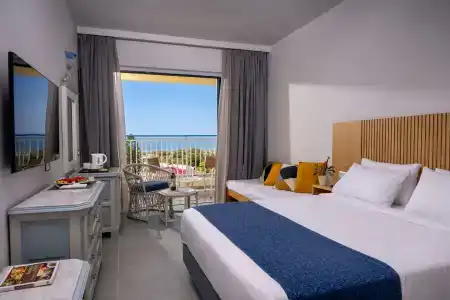 Sunshine Crete Beach - 36