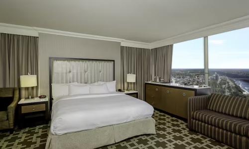 Hilton/ Fallsview and Suites - 92