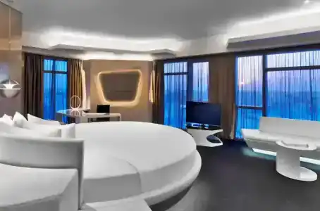 V Dubai, Curio Collection by Hilton - 75