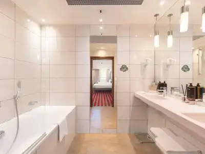 Mercure Warszawa Grand - 75