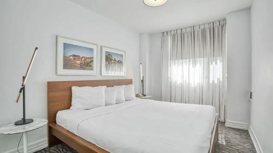 Town Inn Suites - 65