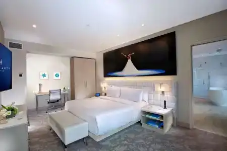 Hall Arts, Dallas, Curio Collection By Hilton - 96