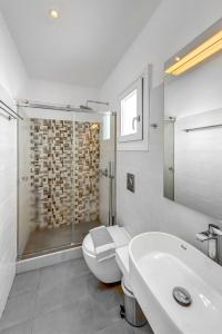 Makis Place - 36