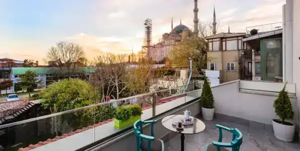 Obelisk & Suites - 36
