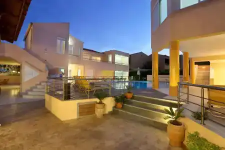 Elma's Dream & Villas - 17