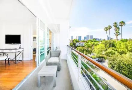 Mr c Beverly Hills - 53