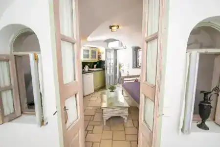 Alexander's Suites - 54