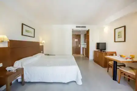 Hipotels Bahía Grande Aparthotel - 58