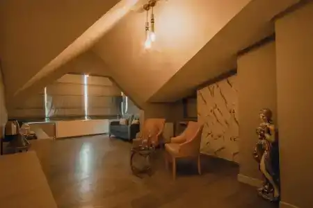 Edrin Otel - 24