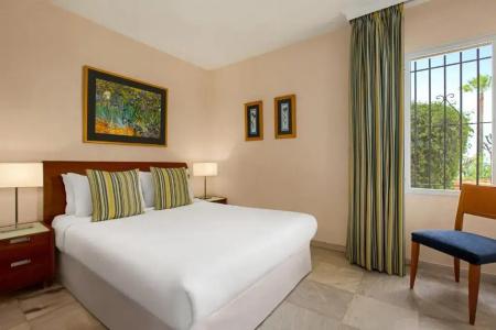 Ramada & Suites by Wyndham Costa del Sol Fuengirola - 191