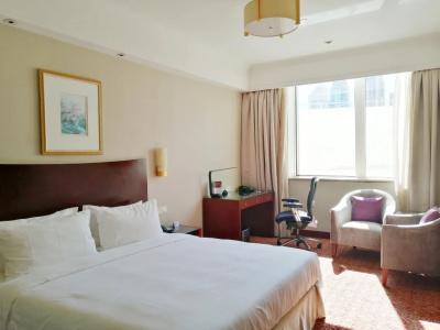 Radisson Blu Shanghai New World - 36