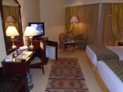 Grand Pyramids - 28