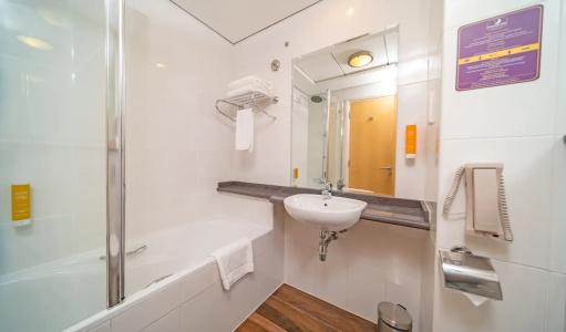 Premier Inn Dubai Silicon Oasis - 32