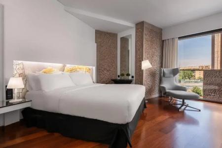 Hilton Madrid Airport - 60