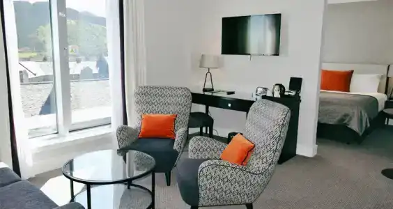 Ten Hill Place - 60