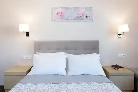 Anita - 13