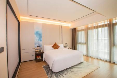 Lia Charlton Shenzhen - 74