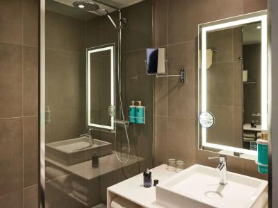 Novotel Edinburgh Centre - 56