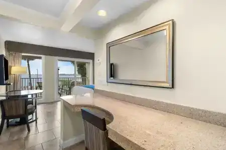 Sailport Waterfront Suites - 65