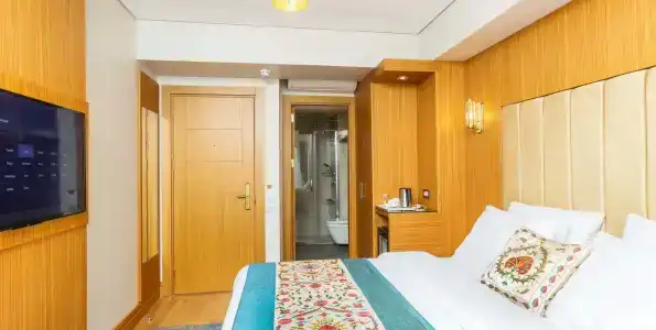 Obelisk & Suites - 9
