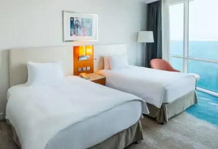 Hilton - 48