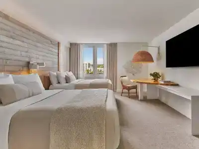 w South Beach - 27