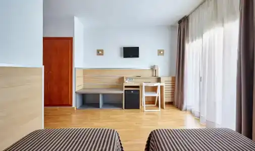 Gran Flamingo-Adults Only - 4