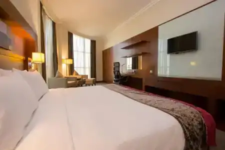 Holiday Inn Abu Dhabi, An Ihg - 4