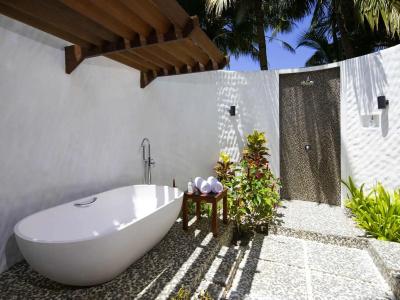 Mercure Maldives Kooddoo Resort - 34