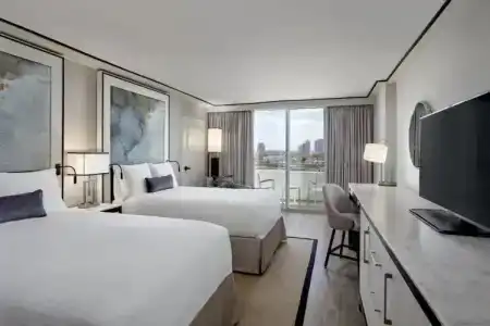 Loews Miami Beach - 25