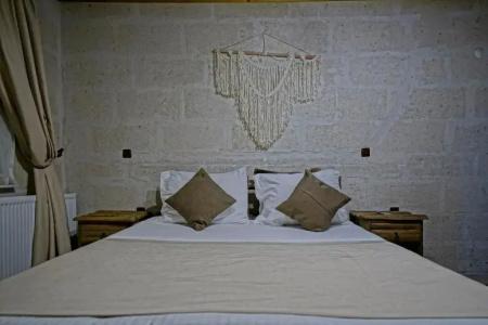 Holiday Cave - 115