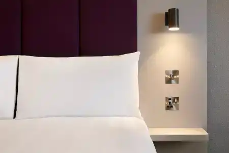 Premier Inn Wimbledon South - 5