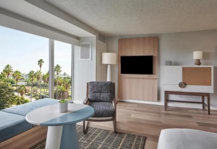 Wyndham Santa Monica At The Pier - 11