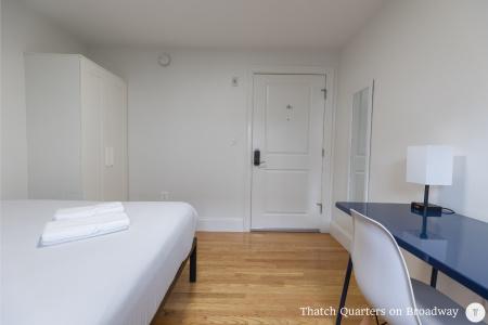 West Broadway Quarters by Thatch - 28