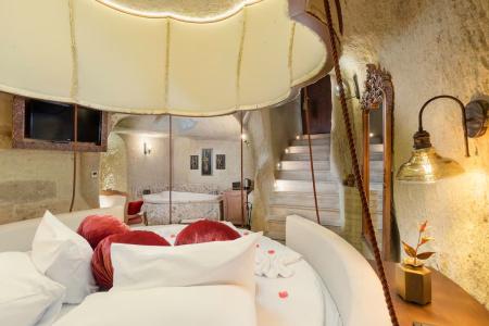 Elysion Cave Suites - 84