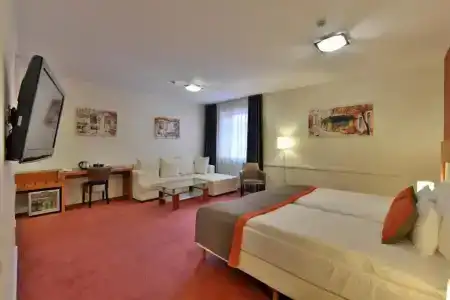 City Inn - 10