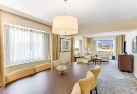 Capital Hilton - 118