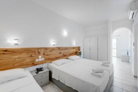 Makis Place - 26